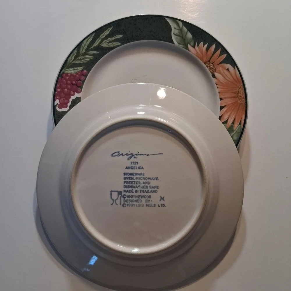 Vintage 1991 Set of 2 vintage flower lunch plates sunflowers Replacements